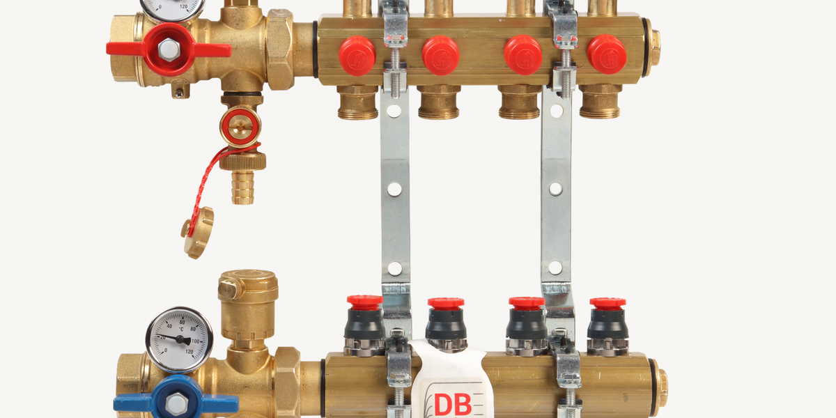 Giacomini R553FKDB Brass manifold with dynamic flow balancing